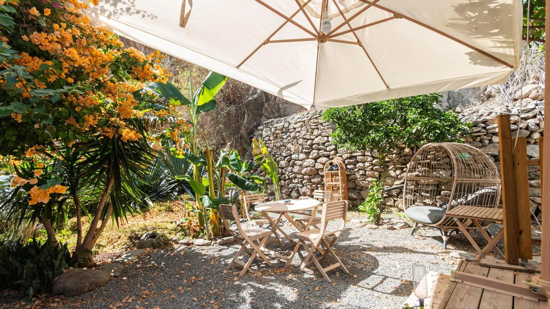 Сasa de vacaciones Lodge Nature In Quiet Montain - Private Jaccuzi And Garden, Wifi - La Lezardiere San Bartolomé España